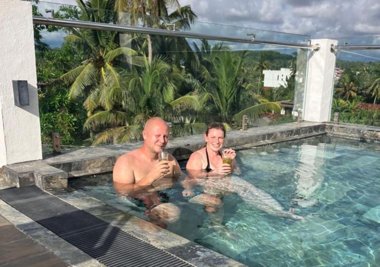 Emerald Bay Resort Mirissa Bagian luar foto